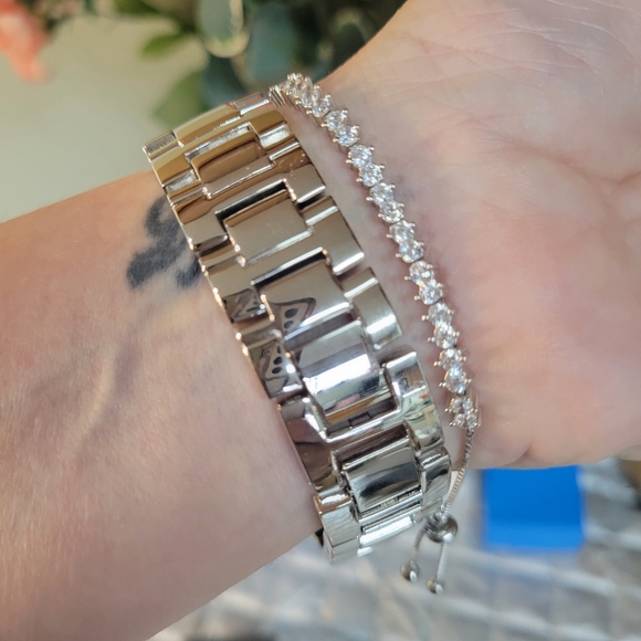 NIB VICTORIA WIECK DIAMOND PAVE STAINLESS STEEL WATCH ⌚️ Must ?‼️ main image 5